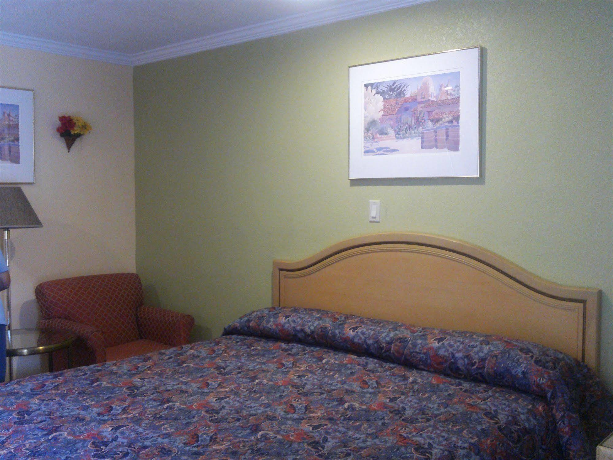 Sunstar Inn Los Banos Extérieur photo